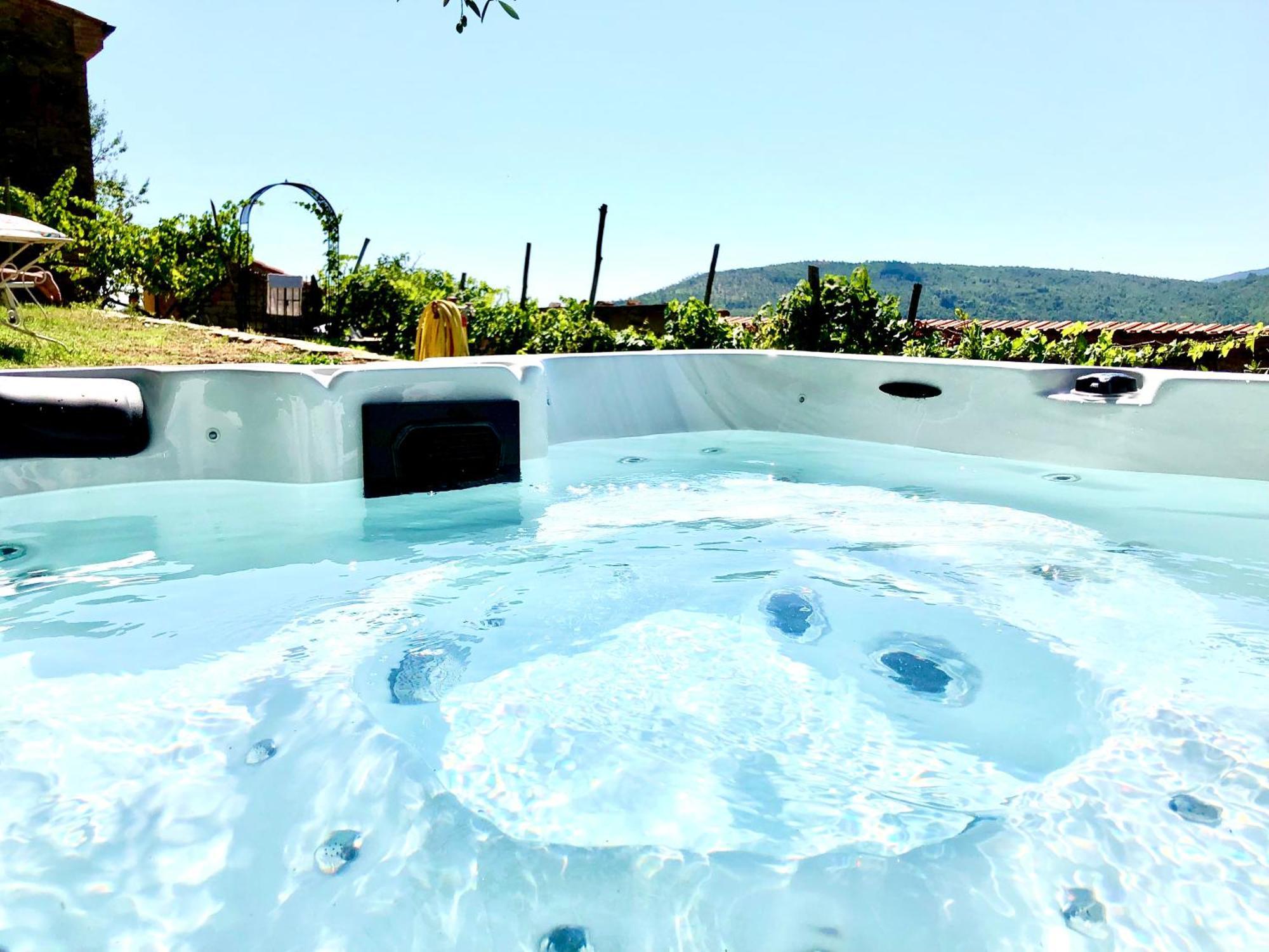 Bio Agriturismo Alba Etrusca Di Cortona - Organic Farmhouse- Appartamento Lavanda-Appartamento Rosmarino - Vasca Idromassaggio Esterna Poggioni Exterior photo